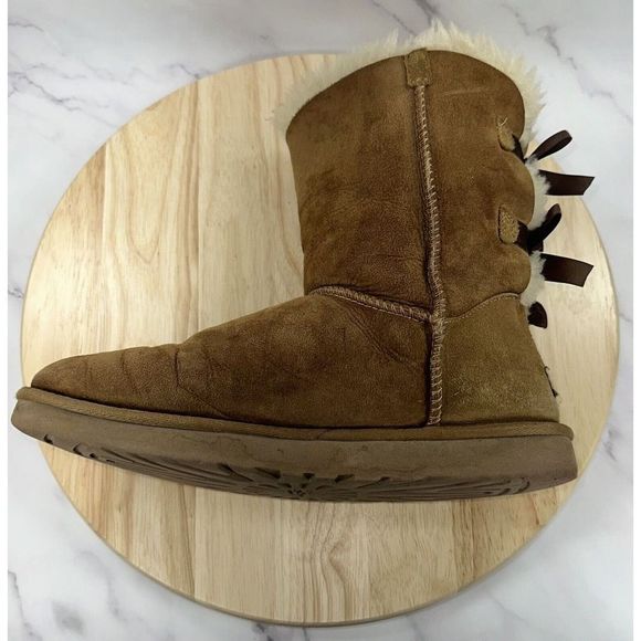 UGG Women's Size 10 Bailey Bow Tan Suede Sheepskin Lined Sherpa Boots 1002954 - Picture 6 of 9